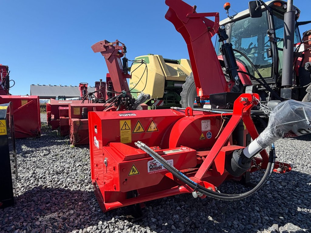 Pronovost PUMA 54  2023 à Cacouna, Québec - 1 - w1024h768px