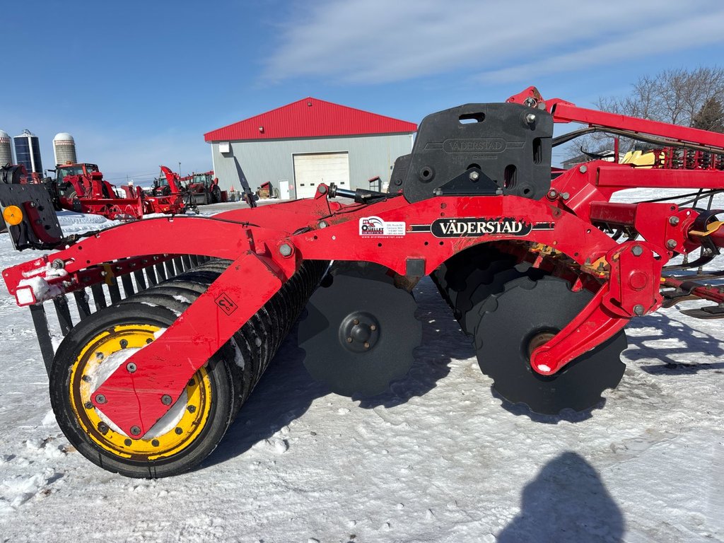 Vaderstad CR 400  2016 à Cacouna, Québec - 2 - w1024h768px