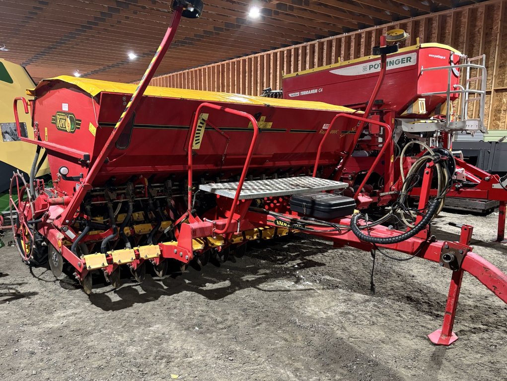 2014 Vaderstad Rapid 400C in Cacouna, Quebec - 2 - w1024h768px