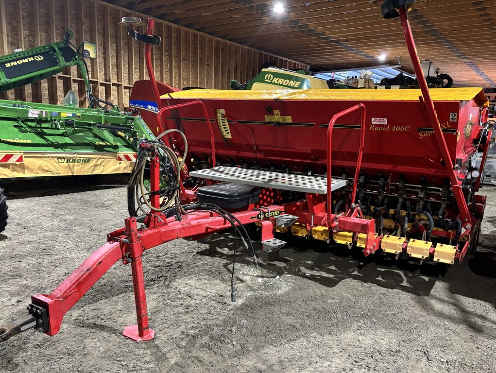 2014 Vaderstad Rapid 400C in Cacouna, Quebec - 1 - w1024h768px