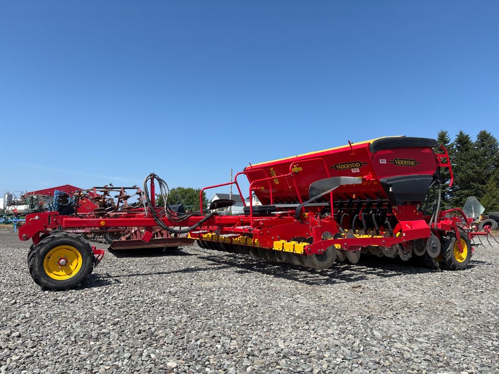 Vaderstad Rapid 400C  2015 à Cacouna, Québec - 2 - w1024h768px