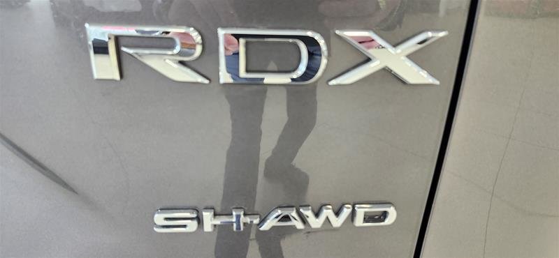 2022  RDX SH-AWD Tech at in Laval, Quebec - 6 - w1024h768px