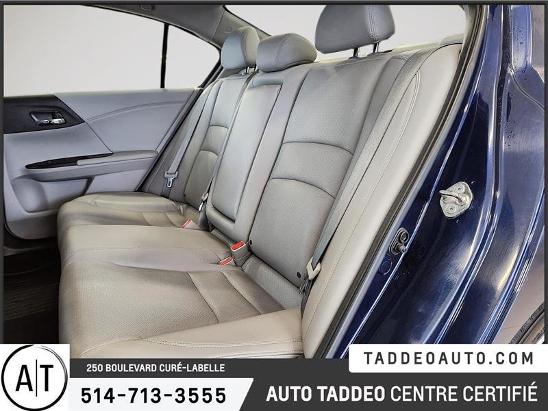 2016  Accord Sedan L4 Touring CVT in Laval, Quebec - 12 - w1024h768px