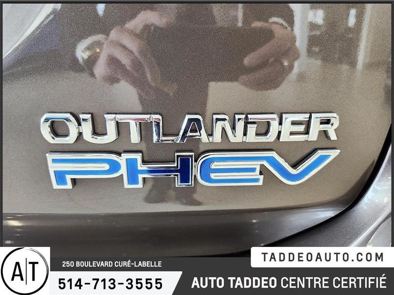 2018  OUTLANDER PHEV SE S-AWC in Laval, Quebec - 8 - w1024h768px