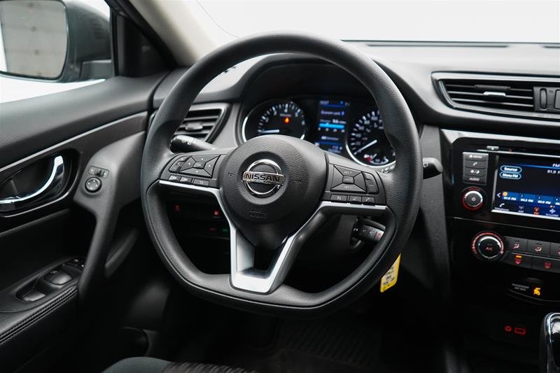 2018  Rogue S FWD CVT in Laval, Quebec - 12 - w1024h768px