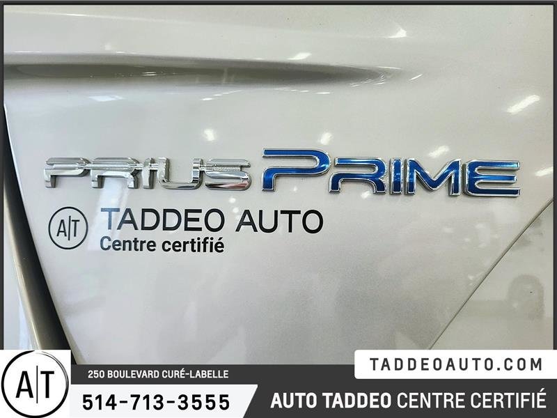 2019  PRIUS PRIME Upgrade in Laval, Quebec - 7 - w1024h768px