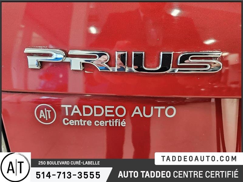 2012  Prius 5-door Liftback CVT in Laval, Quebec - 7 - w1024h768px