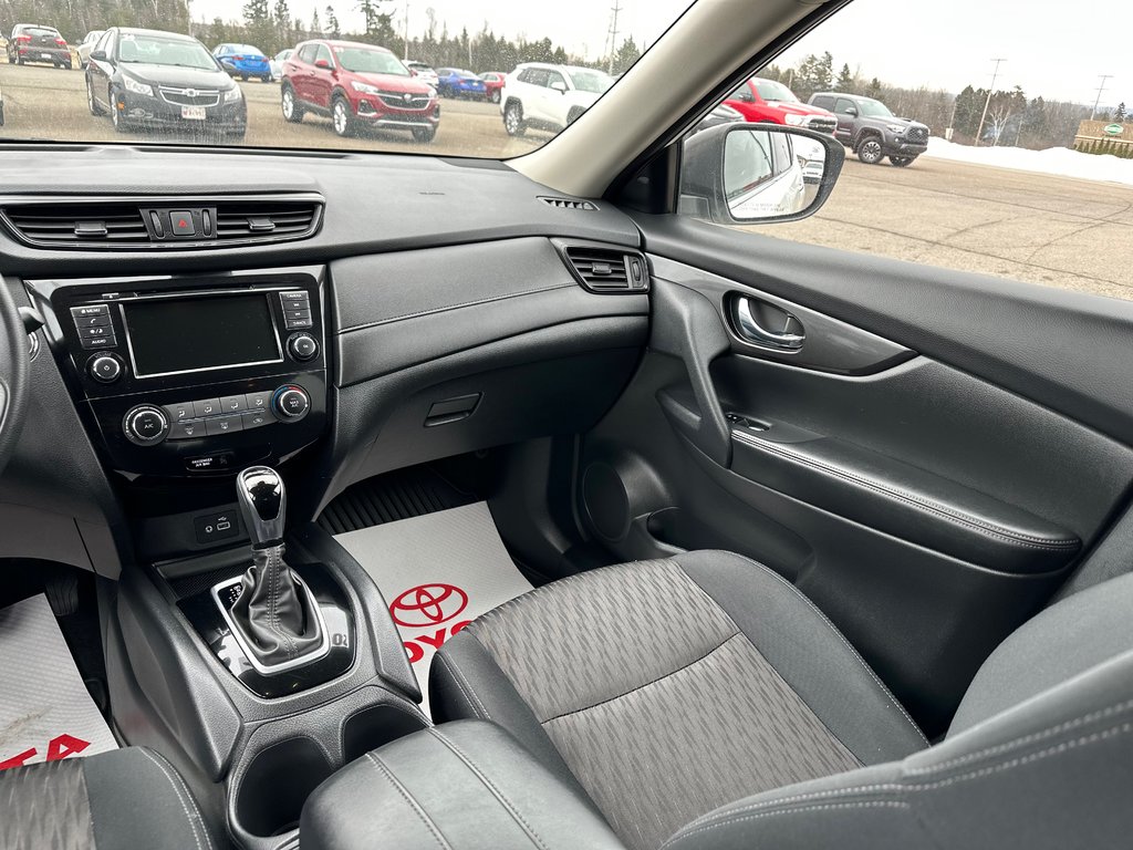 2020 Nissan Rogue in Fredericton, New Brunswick - 15 - w1024h768px