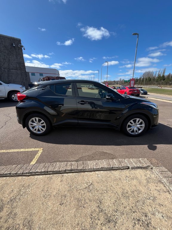 2022 Toyota C-HR LE in Moncton, New Brunswick - 6 - w1024h768px