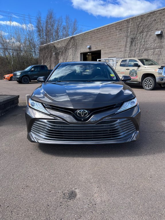 2018 Toyota Camry XLE in Moncton, New Brunswick - 4 - w1024h768px