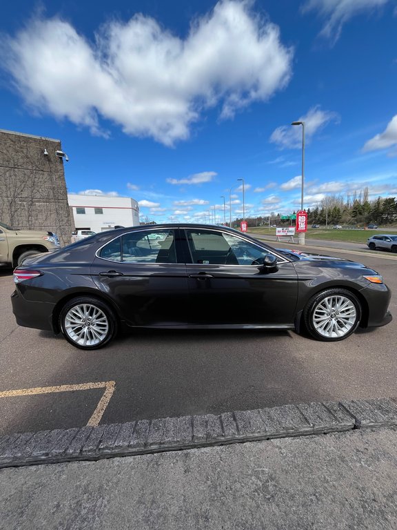 2018 Toyota Camry XLE in Moncton, New Brunswick - 6 - w1024h768px