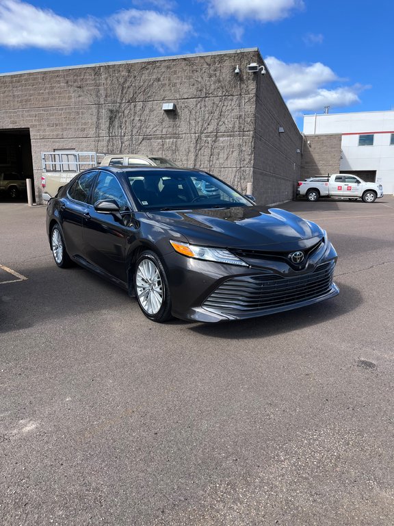 2018 Toyota Camry XLE in Moncton, New Brunswick - 5 - w1024h768px
