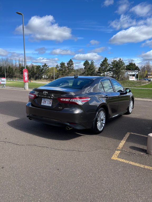 2018 Toyota Camry XLE in Moncton, New Brunswick - 7 - w1024h768px