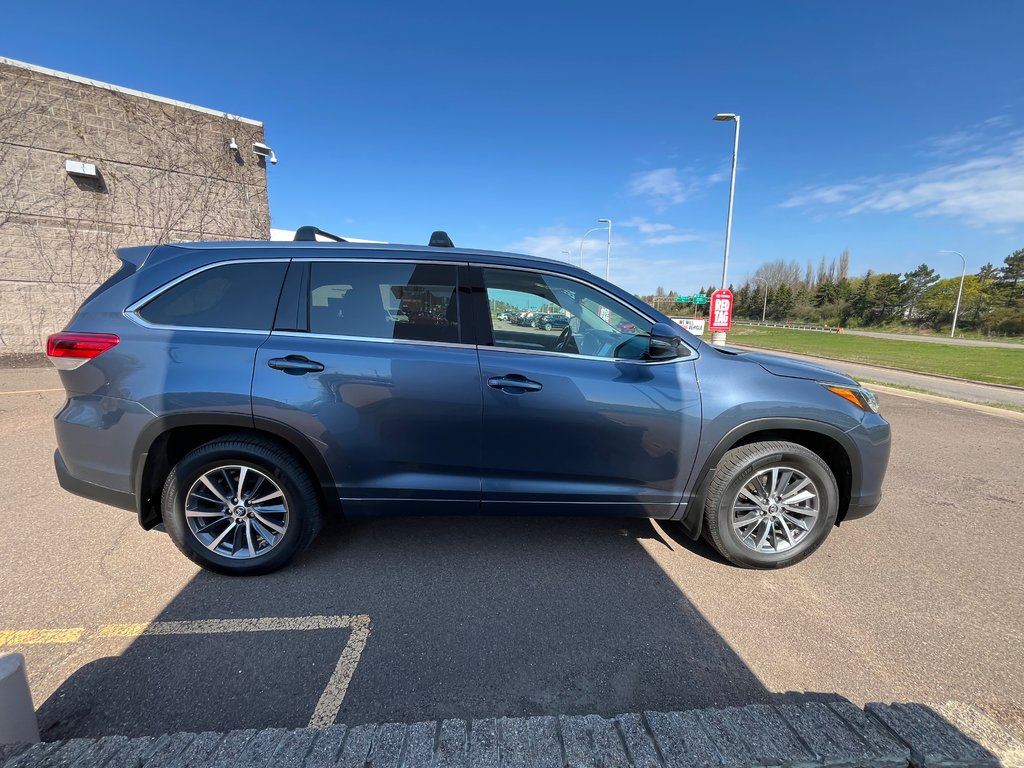 Toyota Highlander XLE 2018 à Moncton, Nouveau-Brunswick - 6 - w1024h768px