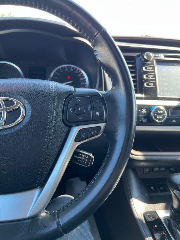 2018 Toyota Highlander XLE in Moncton, New Brunswick - 15 - w1024h768px