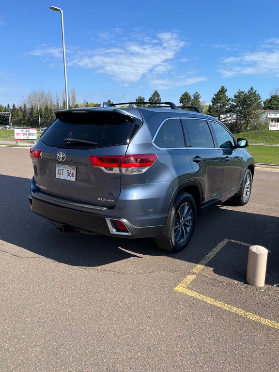 2018 Toyota Highlander XLE in Moncton, New Brunswick - 7 - w1024h768px