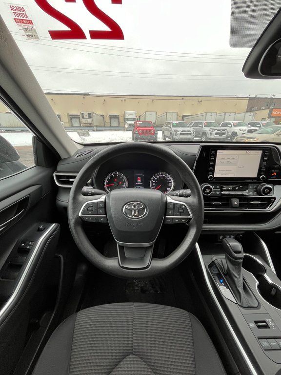 2022 Toyota Highlander LE in Moncton, New Brunswick - 5 - w1024h768px
