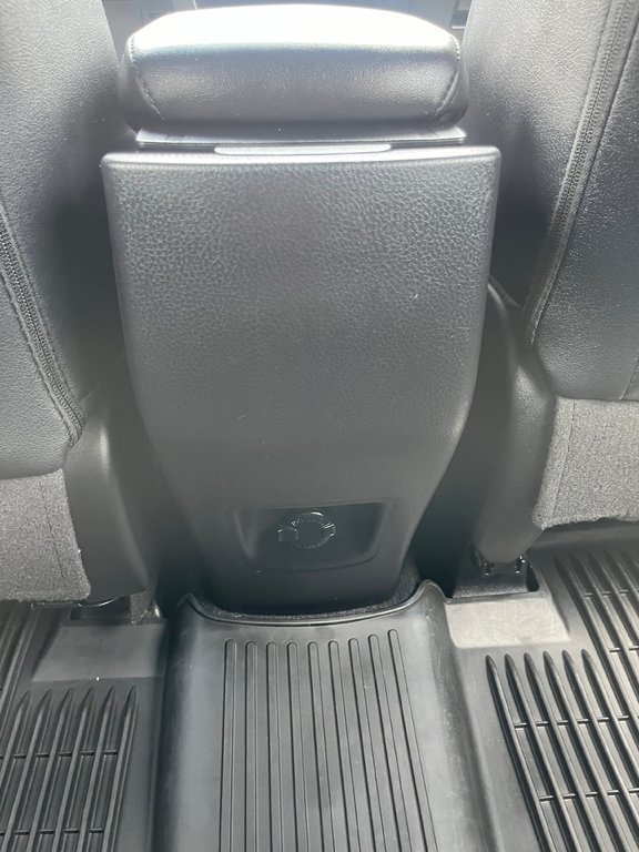 Toyota RAV4 SE 2017 à Moncton, Nouveau-Brunswick - 28 - w1024h768px