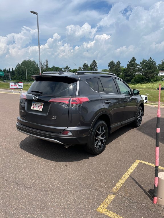 Toyota RAV4 SE 2017 à Moncton, Nouveau-Brunswick - 6 - w1024h768px