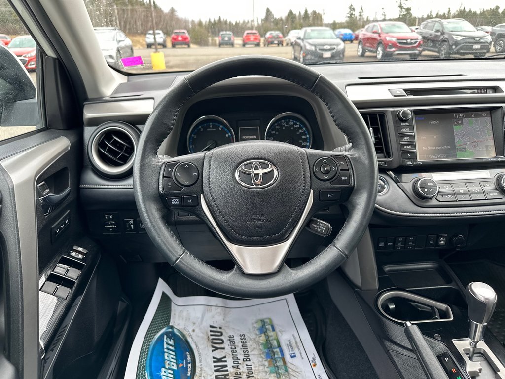 Toyota RAV4 Limited 2018 à Fredericton, Nouveau-Brunswick - 15 - w1024h768px