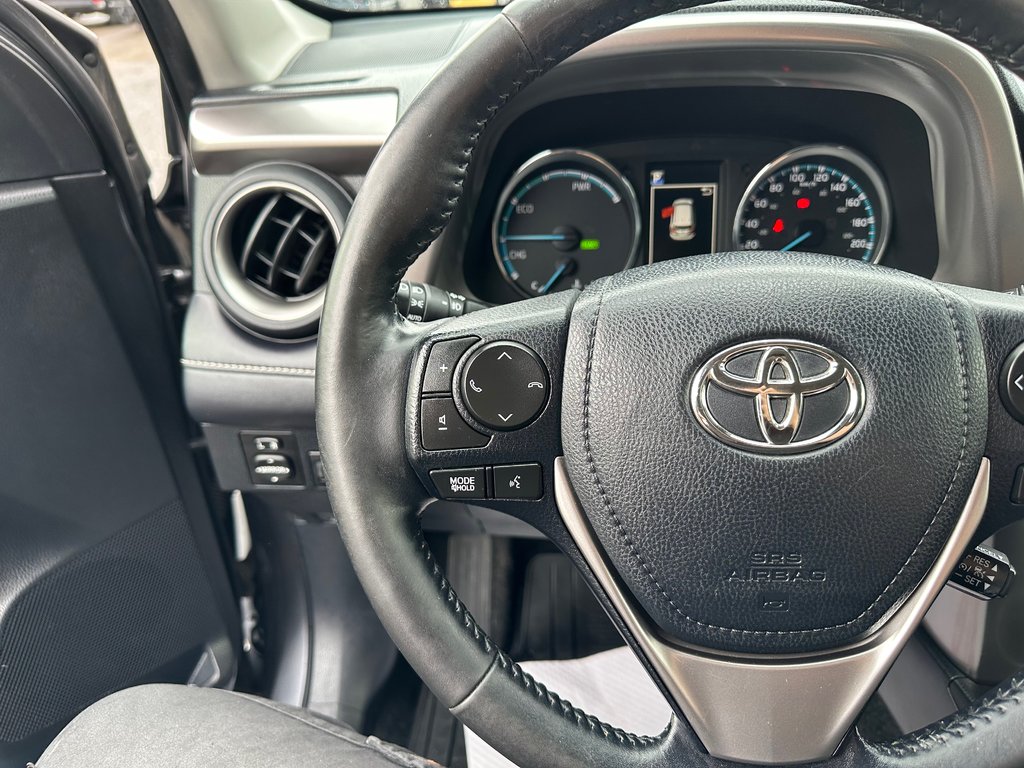 Toyota RAV4 Hybrid LE+ 2018 à Fredericton, Nouveau-Brunswick - 12 - w1024h768px