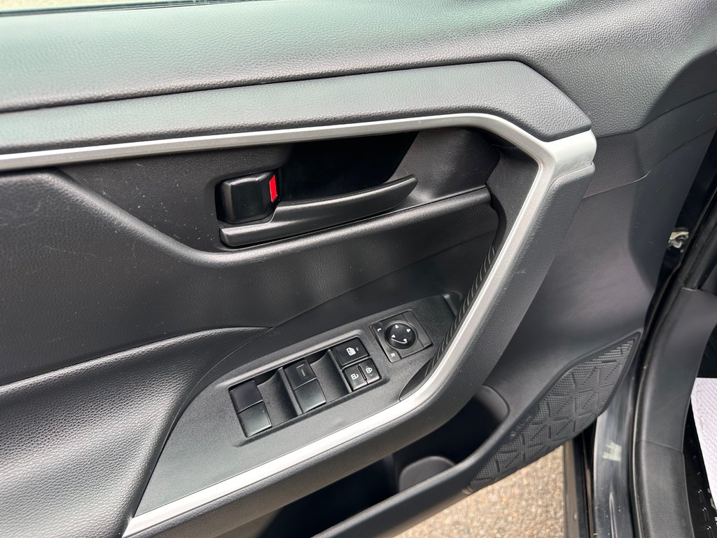 2019 Toyota RAV4 LE in Fredericton, New Brunswick - 9 - w1024h768px