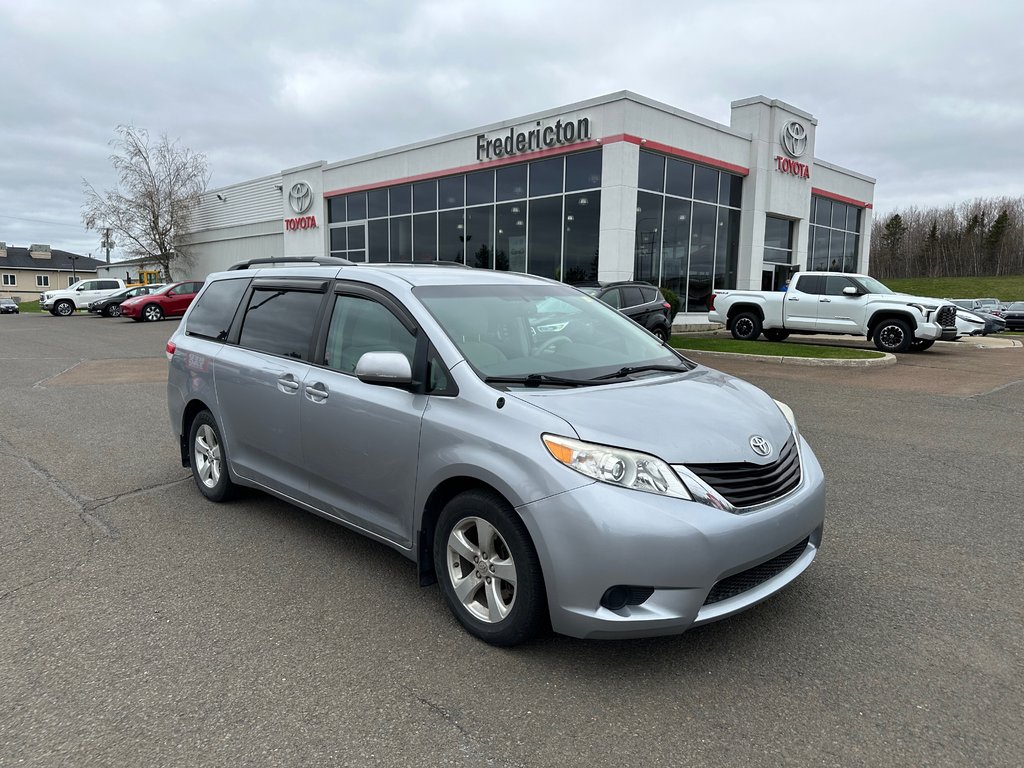 2013 Toyota Sienna LE in Fredericton, New Brunswick - 1 - w1024h768px