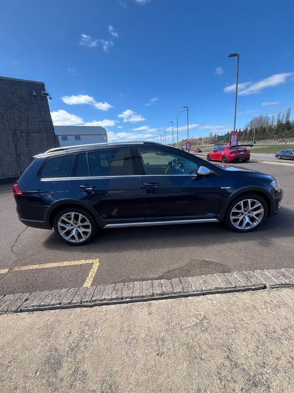 2017 Volkswagen GOLF ALLTRACK in Moncton, New Brunswick - 6 - w1024h768px