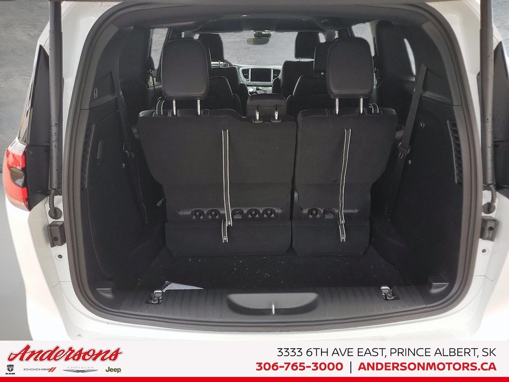 2027 Chrysler Pacifica SELECT AWD in Prince Albert, Saskatchewan - 6 - w1024h768px