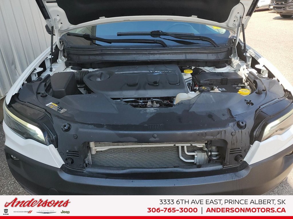 2021 Jeep Cherokee Trailhawk Elite in Prince Albert, Saskatchewan - 3 - w1024h768px