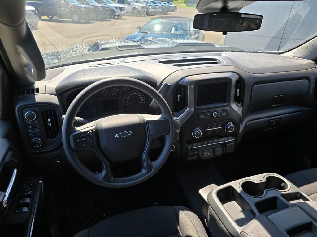 Chevrolet Silverado 1500 Custom Trail Boss 2026 à New Richmond, Québec - 7 - w1024h768px