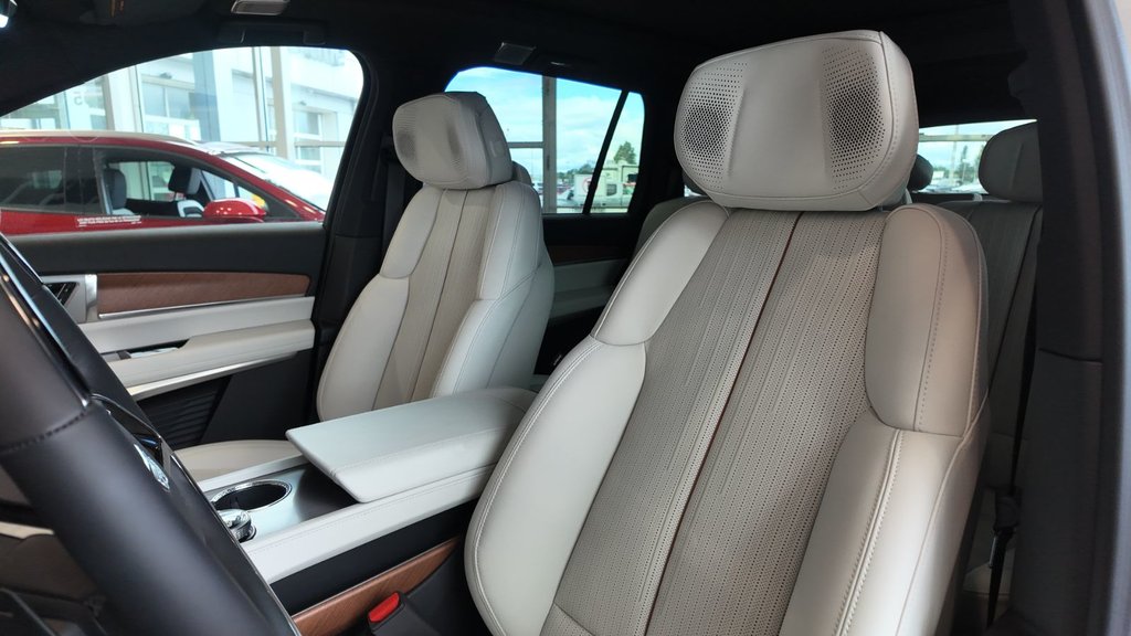 2026 Cadillac VISTIQ Sport in Jonquière, Quebec - 10 - w1024h768px
