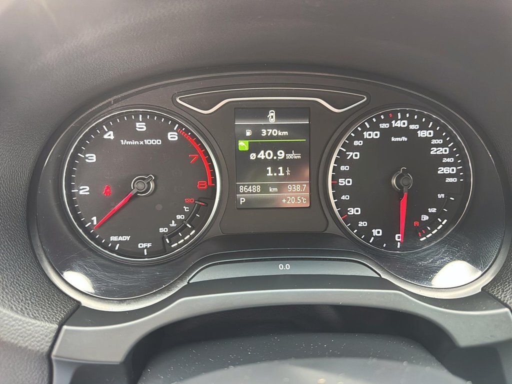 Audi A3  2016 à Jonquière, Québec - 12 - w1024h768px