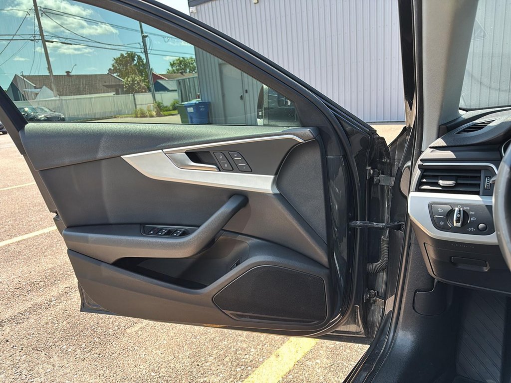 2017 Audi A4 in Baie-Comeau, Quebec - 11 - w1024h768px