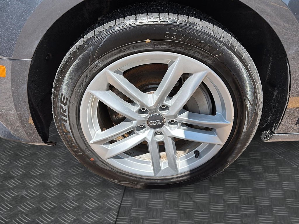2017 Audi A4 in Baie-Comeau, Quebec - 7 - w1024h768px