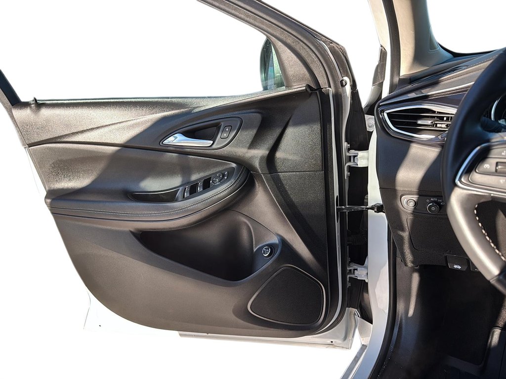 2022 Buick Encore GX Select in Jonquière, Quebec - 11 - w1024h768px