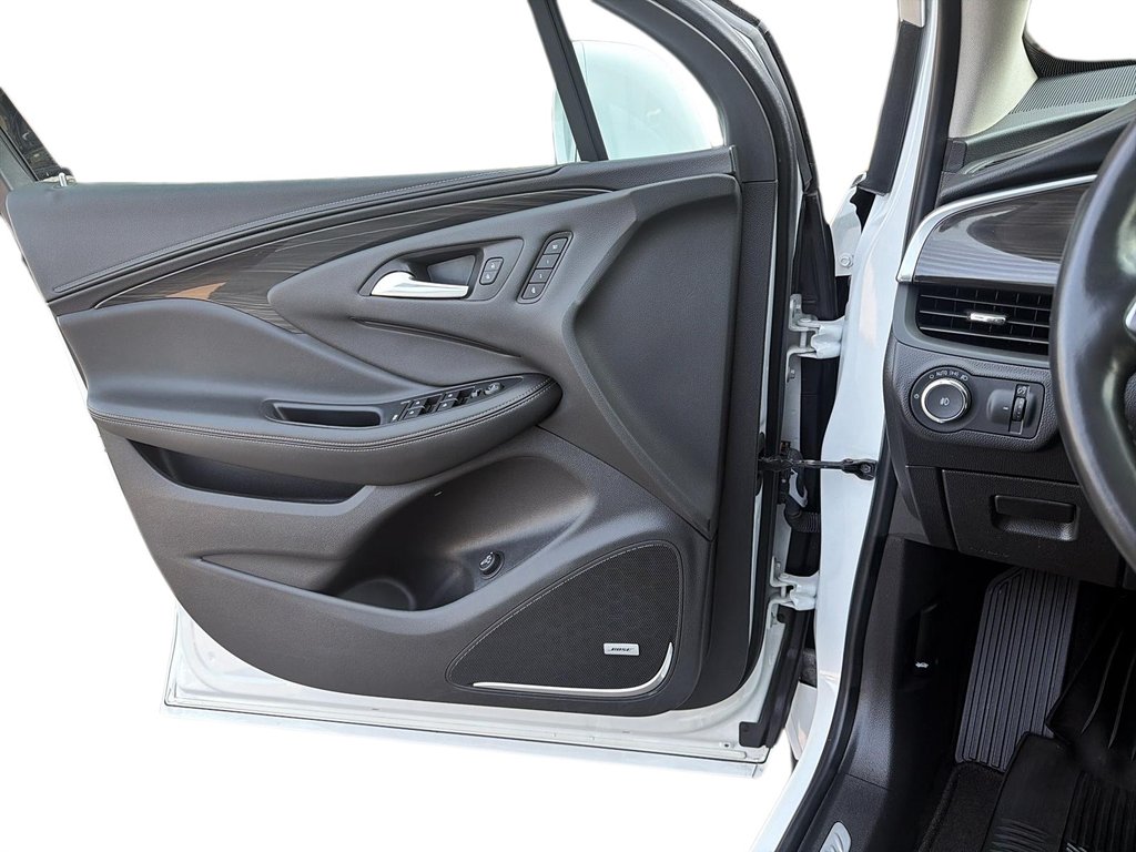 2020 Buick Envision Premium in Chicoutimi, Quebec - 11 - w1024h768px