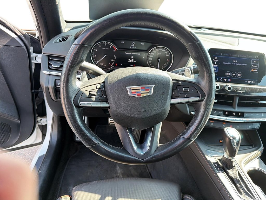 2023 Cadillac CT4 in Jonquière, Quebec - 12 - w1024h768px
