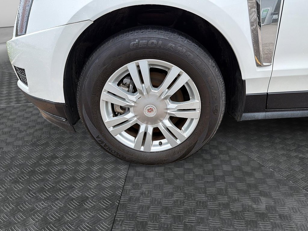 2014 Cadillac SRX in Sept-Îles, Quebec - 7 - w1024h768px