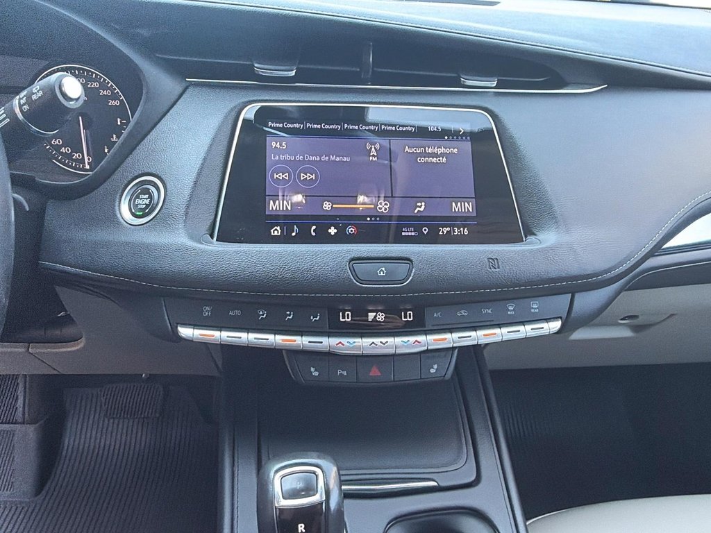 2019 Cadillac XT4 AWD Luxury in Chicoutimi, Quebec - 14 - w1024h768px