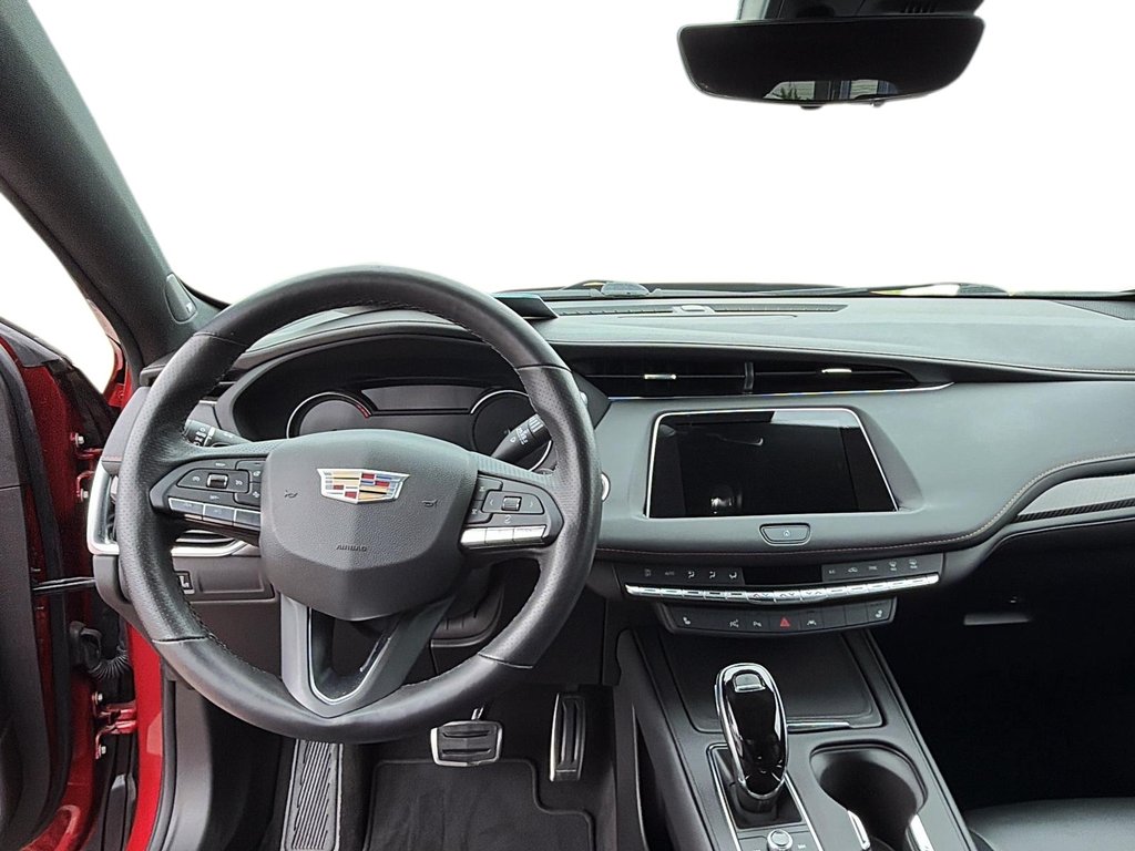 2022 Cadillac XT4 in Jonquière, Quebec - 9 - w1024h768px