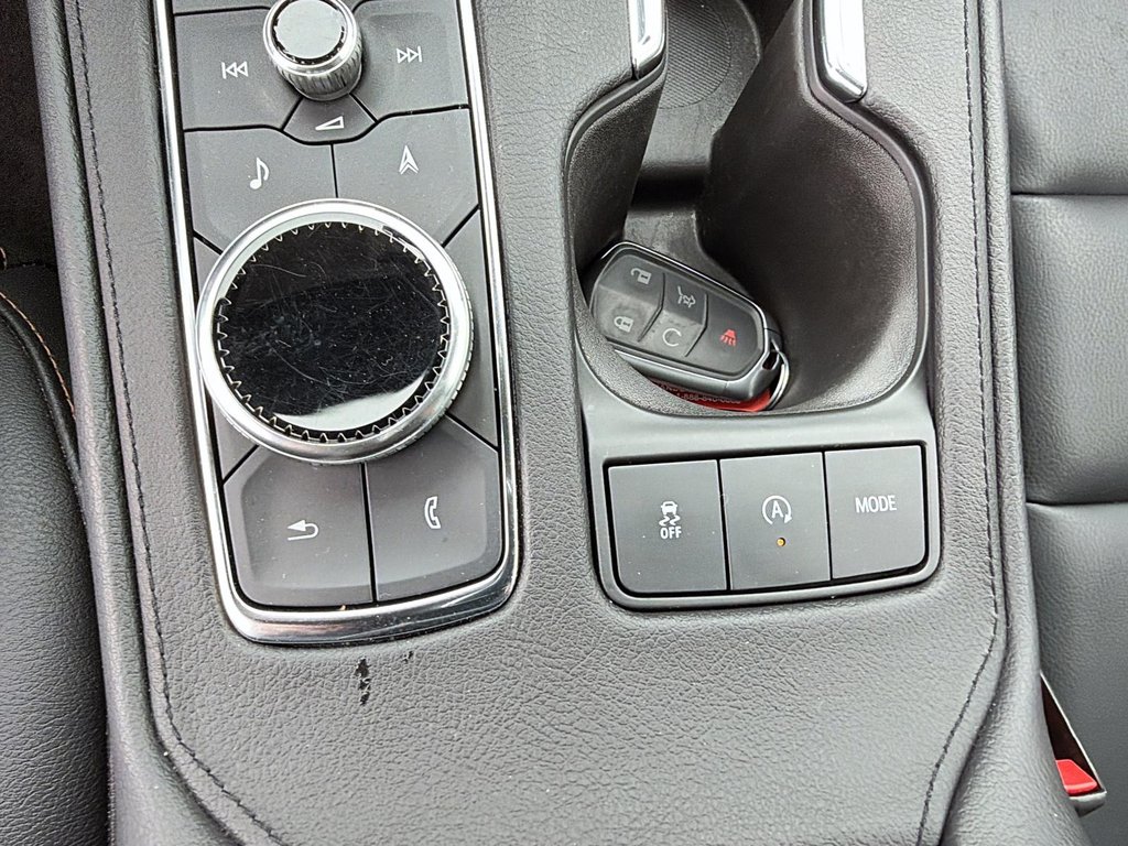 2022 Cadillac XT4 in Jonquière, Quebec - 15 - w1024h768px