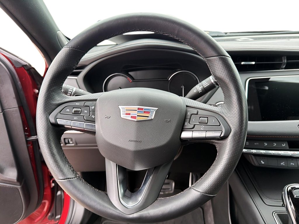 2022 Cadillac XT4 in Jonquière, Quebec - 11 - w1024h768px