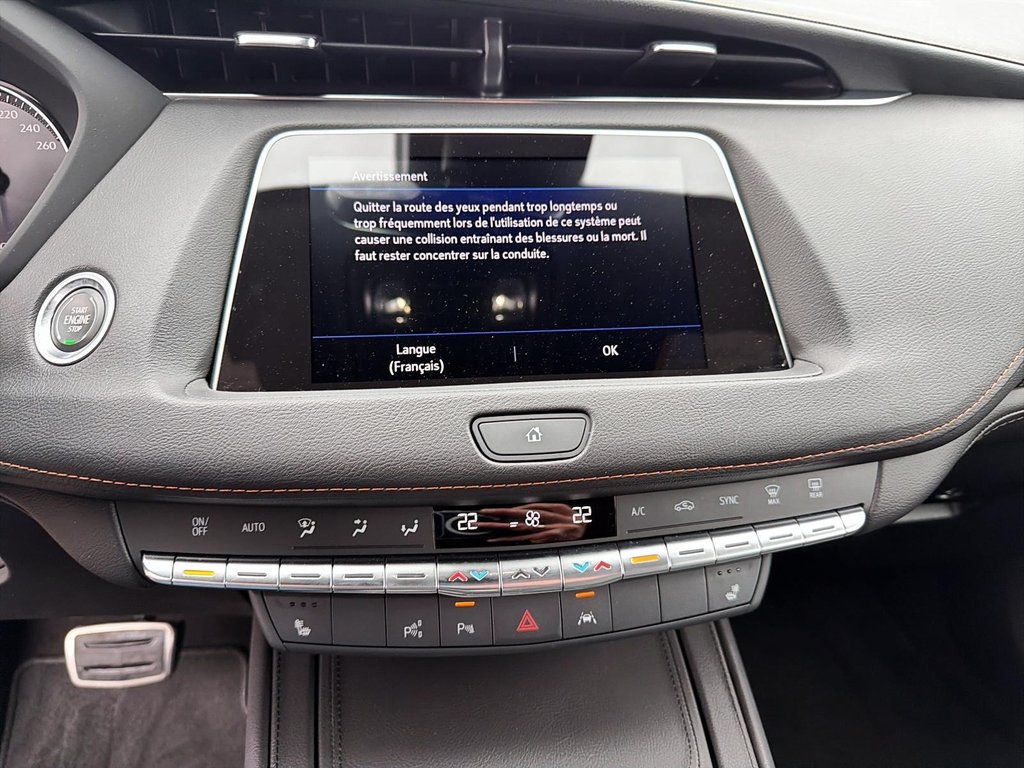 2022 Cadillac XT4 in Jonquière, Quebec - 13 - w1024h768px