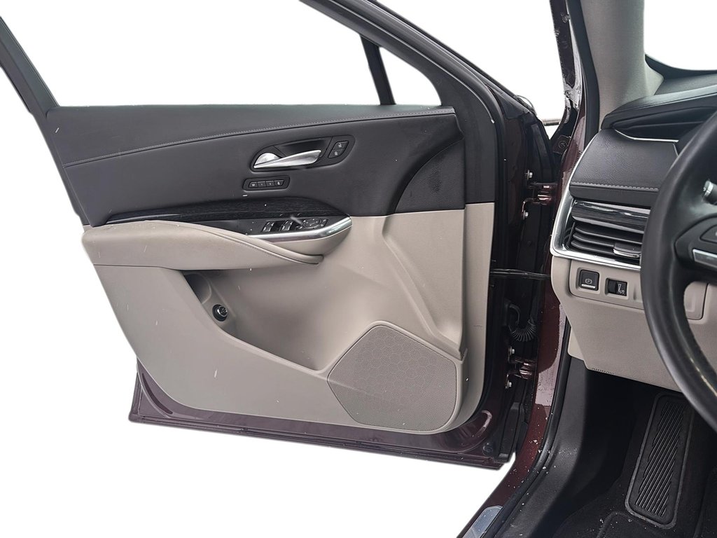 2023 Cadillac XT4 AWD Premium Luxury in Jonquière, Quebec - 11 - w1024h768px