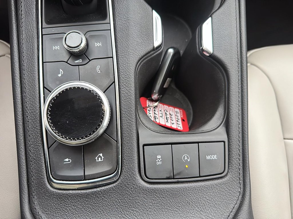 2023 Cadillac XT4 AWD Premium Luxury in Jonquière, Quebec - 16 - w1024h768px