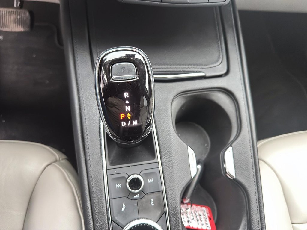 2023 Cadillac XT4 AWD Premium Luxury in Jonquière, Quebec - 15 - w1024h768px