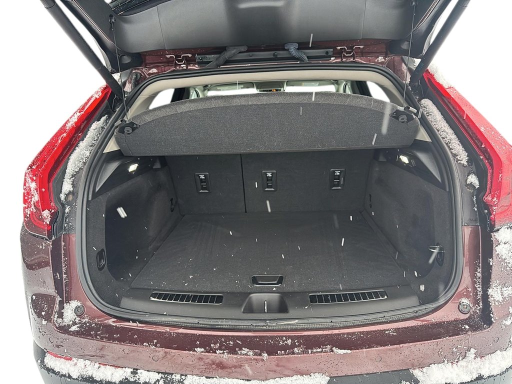 2023 Cadillac XT4 AWD Premium Luxury in Jonquière, Quebec - 6 - w1024h768px