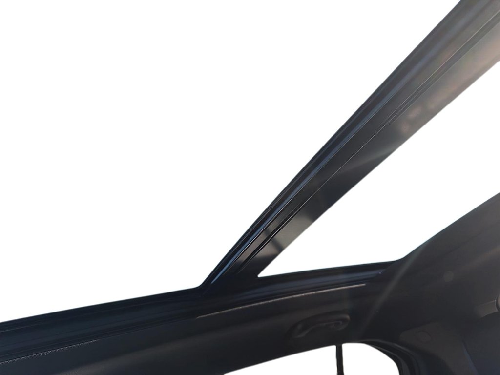 2023 Cadillac XT4 in Jonquière, Quebec - 17 - w1024h768px