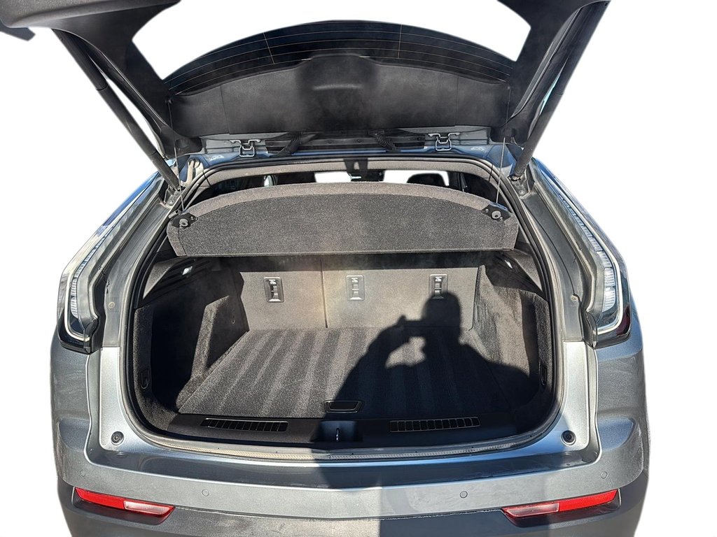 2023 Cadillac XT4 in Jonquière, Quebec - 6 - w1024h768px